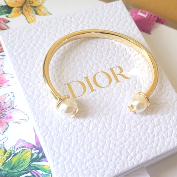 Christian Dior Logo Pearl Tribales Bracelet With Box - Picture 4 of 14